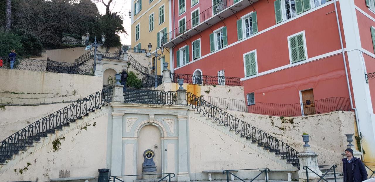 Mise Au Vert En Ville * Bastia (Corsica)